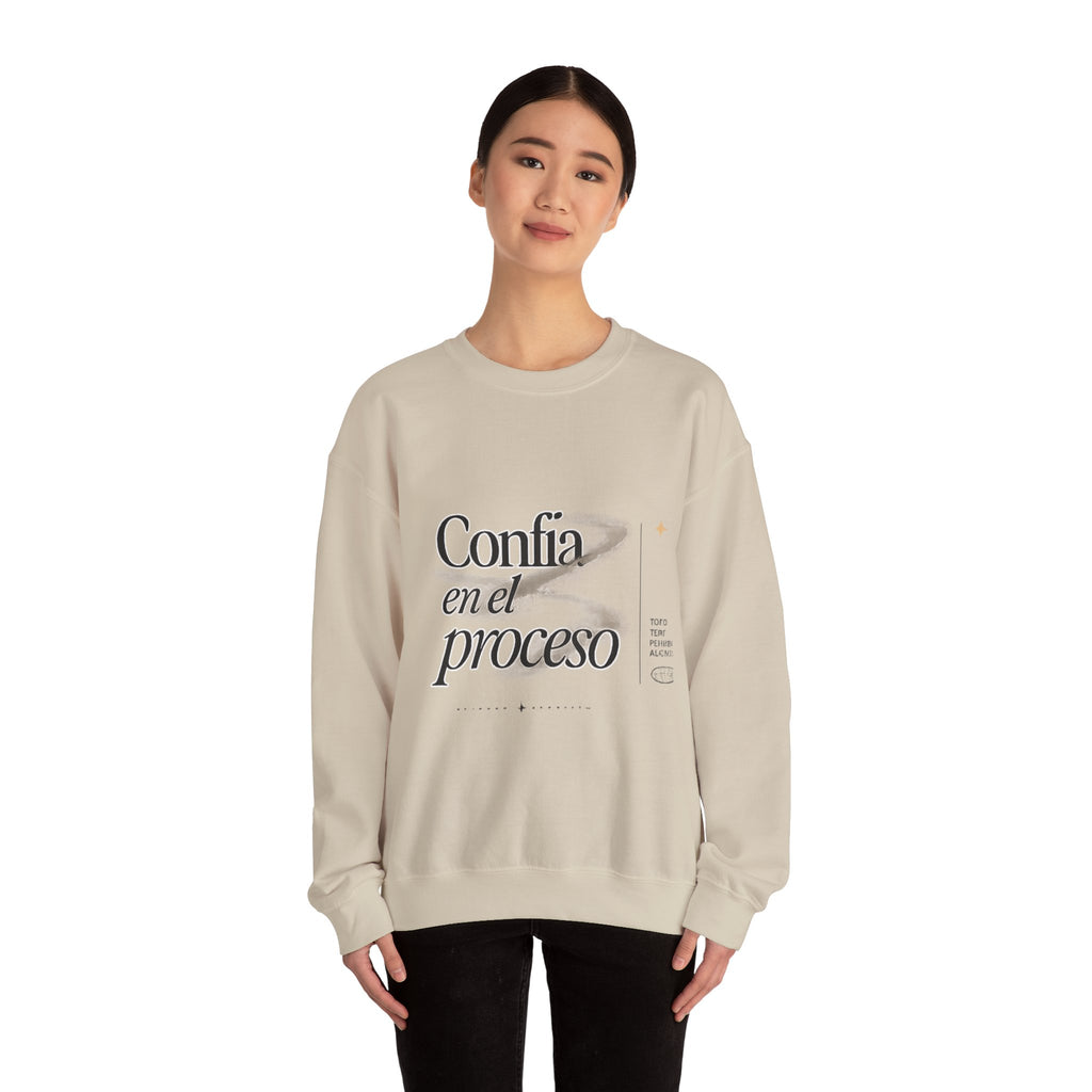 Crewneck Sweatshirt - "Confía en el Proceso" Inspirational Spanish Graphic